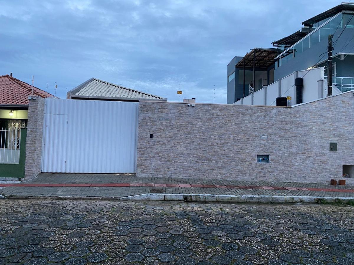 Villa Casa No Centro De Balneário Camboriú Exterior foto