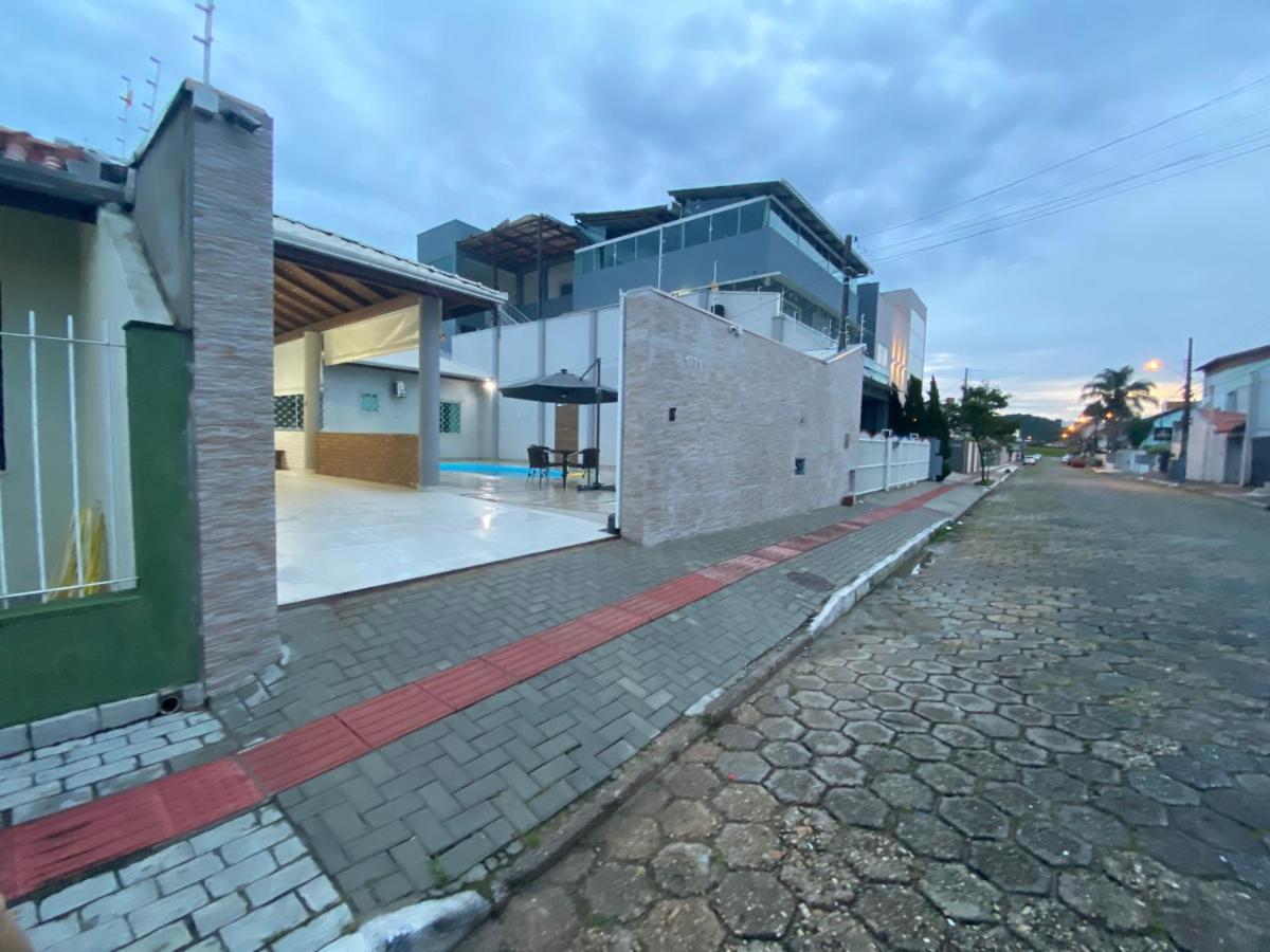 Villa Casa No Centro De Balneário Camboriú Exterior foto